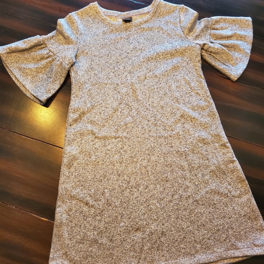Girls grey dress with fluffy sleeves